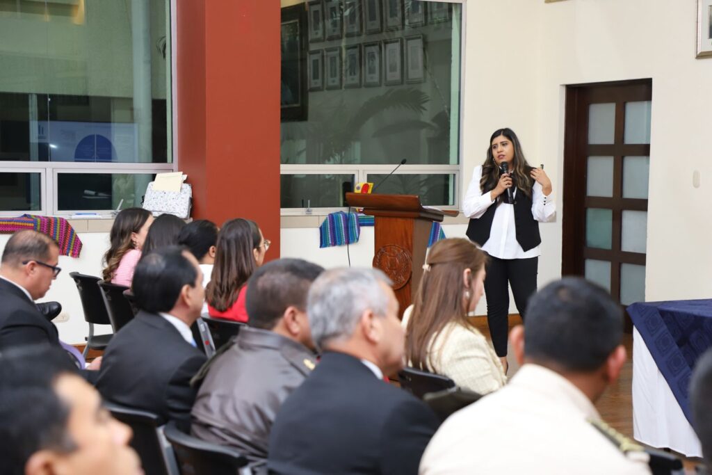 El diplomado se desarrolló con didática profesional.